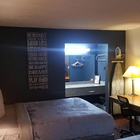 Hotel 2 Queen Beds Hotel Room 128 Booking Stillwater Ngoại thất bức ảnh